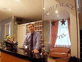 Graphik Montparnasse فندق 3*